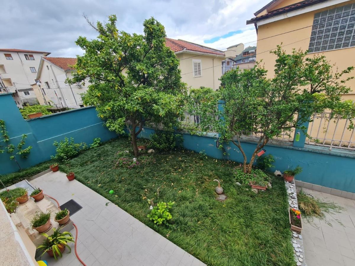 Et Apartaments Tirana Exterior photo
